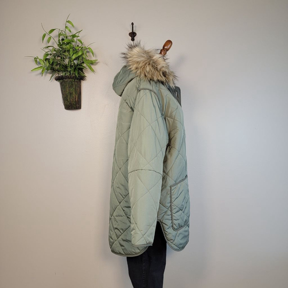 American Eagle Diamond Quilted Puffer Green Faux Fur Hood AE M Jacket Coat - Picture 5 of 13